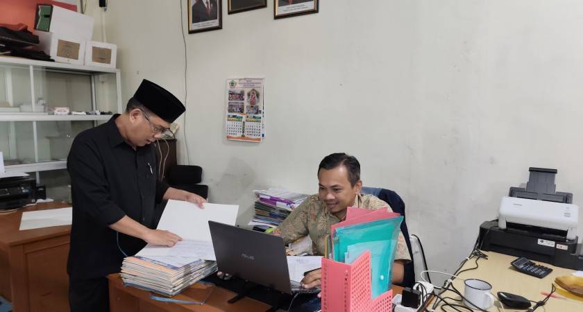 MAN 2 Kota Sukabumi Tingkatkan Ketertiban Administrasi melalui Validasi Kesiswaan