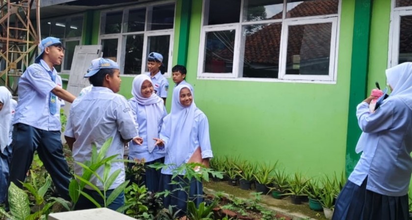 Eksperimen dan Kreativitas: Scrapbook sebagai Media Belajar Bahasa Indonesia di MAN 2 Kota Sukabumi