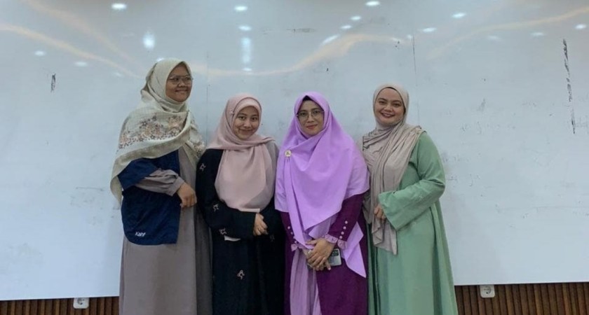 Guru MAN 2 Kota Sukabumi Warnai Kegiatan Hypnotherapy Islami di Masjid Sejuta Pemuda