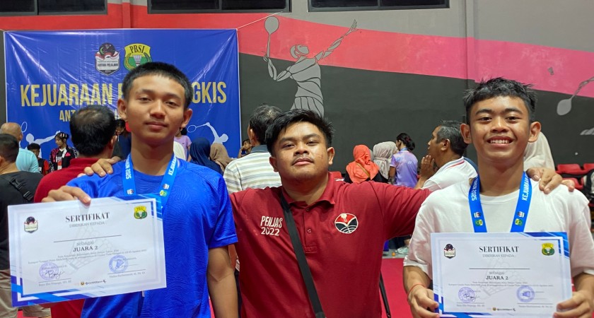 Prestasi Gemilang: MAN 2 Kota Sukabumi Raih Juara 2 Ganda dan Tunggal Putra di Turnamen Bulutangkis