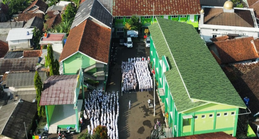 Integritas dan Kedisiplinan, MAN 2 Kota Sukabumi Gelar Apel Pembukaan ASAS Ganjil 2025/2026