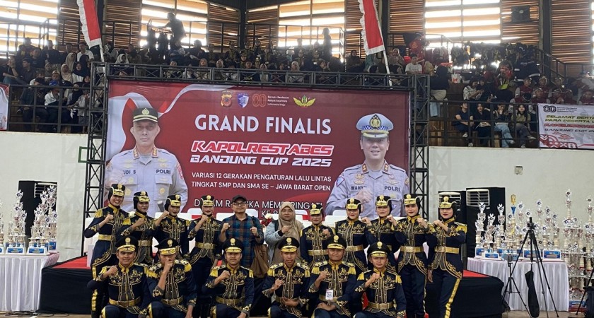 Paskibra MAN 2 Kota Sukabumi Raih Juara Kostum Terbaik Kedua di Kapolrestabes Bandung Cup 2025