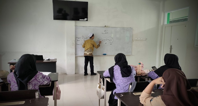 Serunya Belajar Bahasa Arab Aplikatif di MAN 2 Kota Sukabumi: Dari Teori ke Komunikasi Aktif