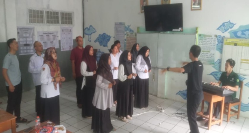 Tim Paduan Suara MAN 2 Kota Sukabumi Mantapkan Persiapan Lomba Hari Amal Bakti Kemenag ke-80