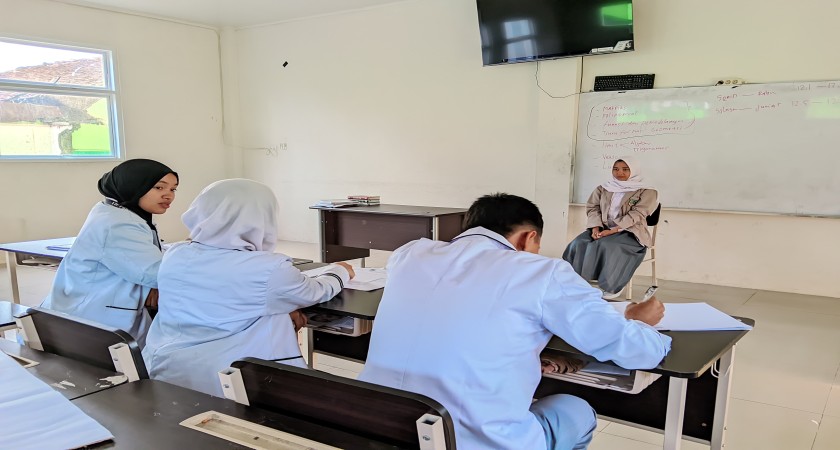 Estafet Kepemimpinan, OSIS MAN 2 Kota Sukabumi Gelar Wawancara Calon Pengurus Baru