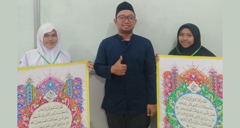 Dua Siswa MAN 2 Kota Sukabumi Ukir Prestasi di Lomba Kaligrafi Nasional Albacadabra
