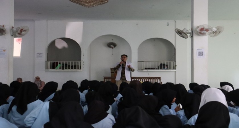 Sosialisasi Pentingnya Mengkonsumsi Tablet Tambah Darah untuk Remaja Putri di MAN 2 Kota Sukabumi