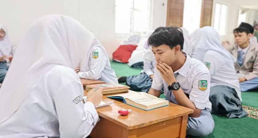Membentuk Pemimpin Muda Islami, PKRM IRMA MAN 2 Kota Sukabumi Berlangsung di Masjid Aisyah Ummul Mukminin