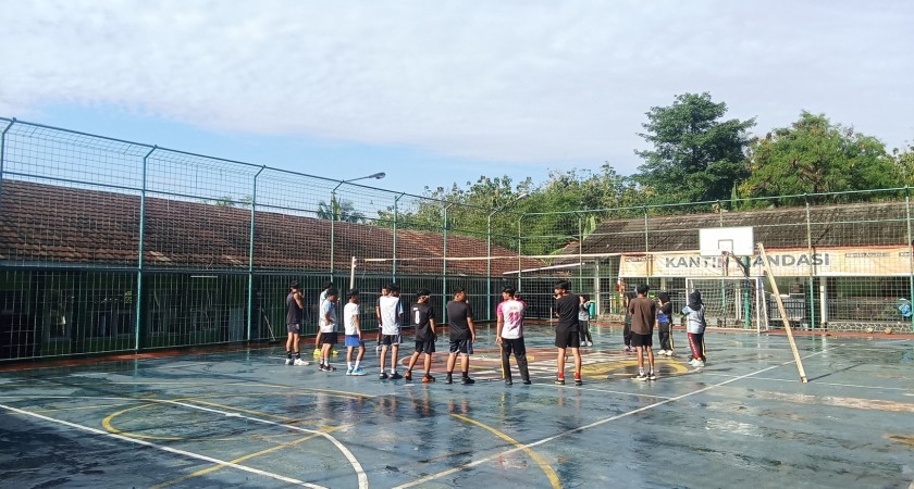 Kesiapan Optimal Tim Voli MAN 2 Kota Sukabumi Menjelang Porseni Tingkat Kota