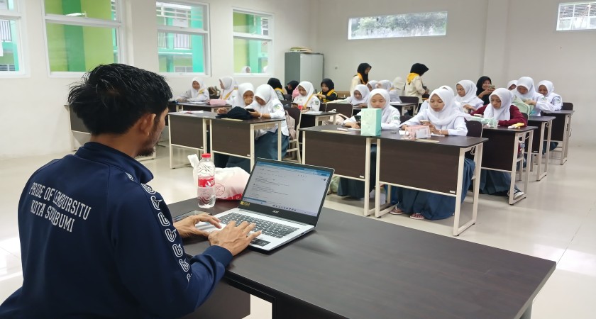 Latihan Rutin PMR MAN 2 Kota Sukabumi, Bentuk Karakter Peduli dan Siap Tanggap