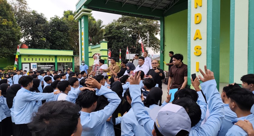 Program Makan Bergizi Gratis MAN 2 Kota Sukabumi Ciptakan Semangat Belajar dan Kebersamaan
