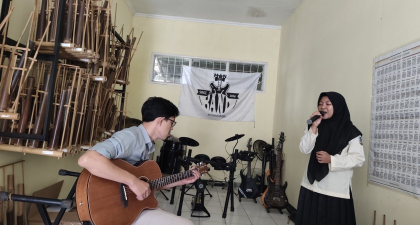 Persiapan Maksimal, Siswa MAN 2 Kota Sukabumi Siap Berlaga di Lomba Song Cover Good Day Schoolicious