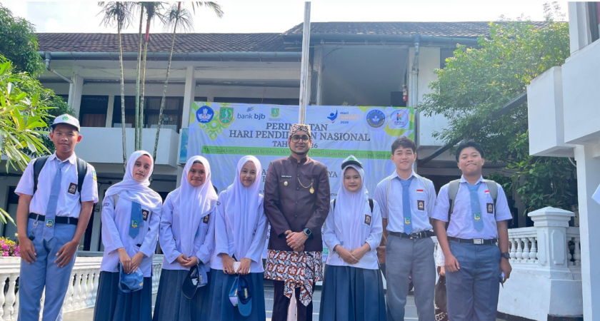 Pengurus MPK MAN 2 Kota Sukabumi Ikuti Upacara Hardiknas Bersama Pemkot Sukabumi