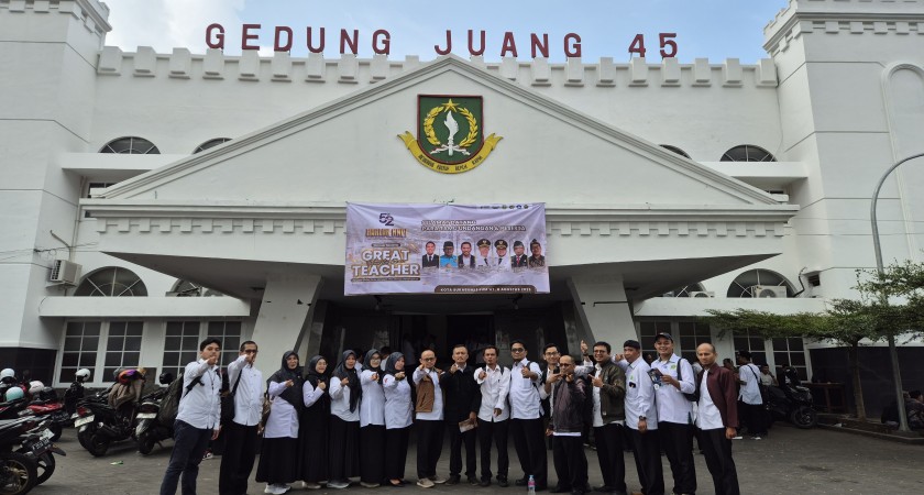 Seminar Nasional Harlah KNPI ke-52 : Menginspirasi Guru sebagai Agen Perubahan