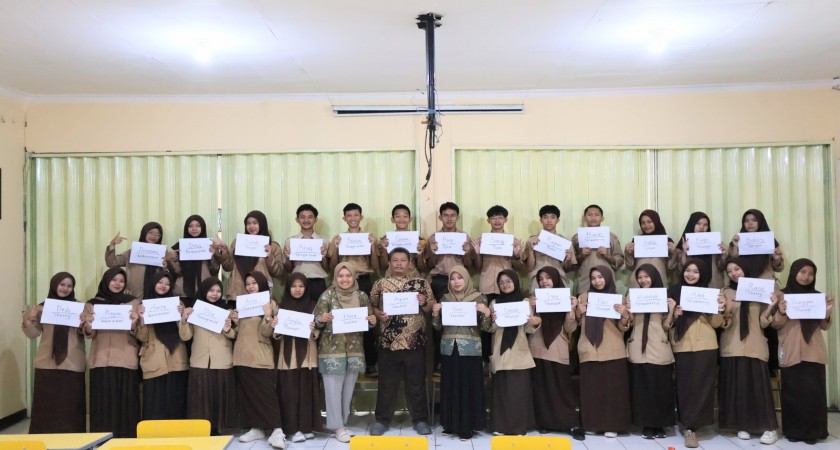 MAN 2 Kota Sukabumi Gandeng Native Speaker dari Peace Corps Amerika Serikat