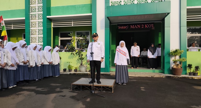 Upacara Bendera MAN 2 Kota Sukabumi: Menanamkan Integritas dan Kedisiplinan