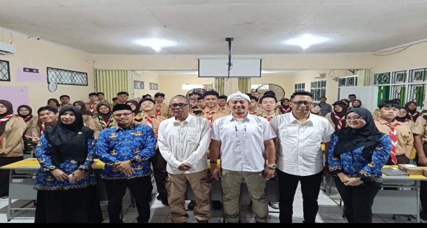 MAN 2 Kota Sukabumi dan Kesbangpol Gelar Pendidikan Politik bagi Pelajar di Era Digital